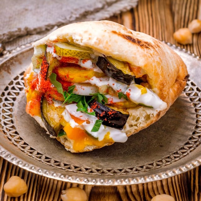Makafel Pita.