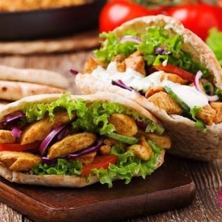 Chicken shawarma pita